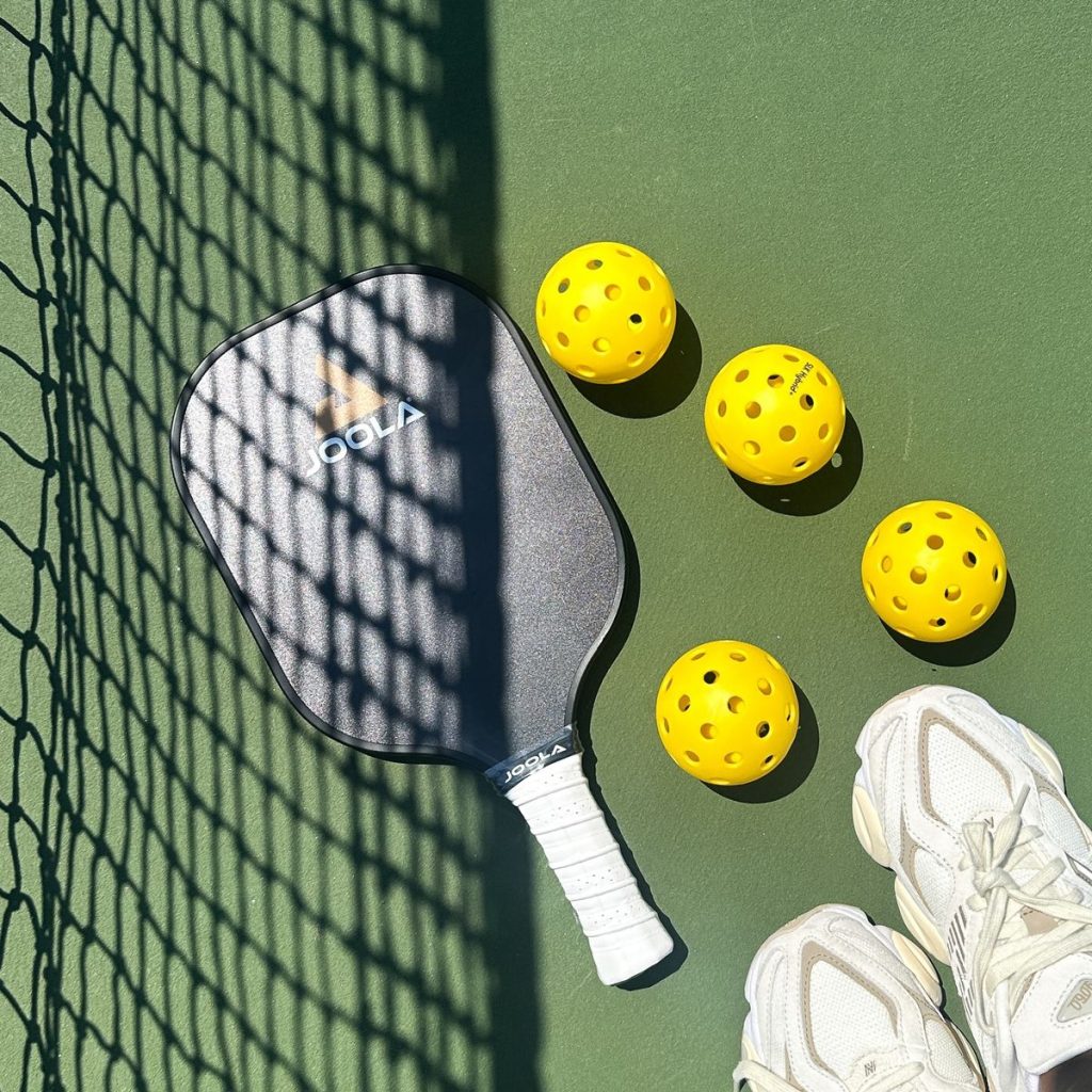 quy-dinh-ve-vot-va-bong-pickleball-mypickle