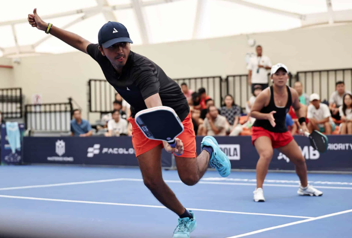 Bị kéo ra ngoài biên bạn sẽ tấn công & phòng thủ